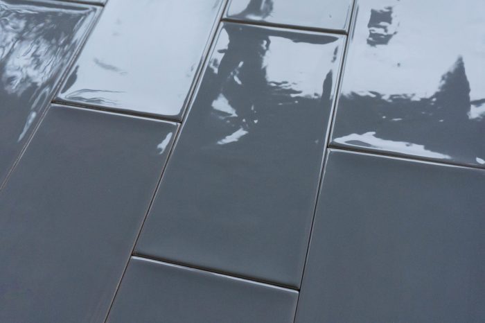 Metro Fliese dunkelgrau gewellt 10x20