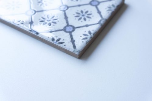 Vintage Fliese Dekor blau gewellt 10x20 - dieFliesen.com