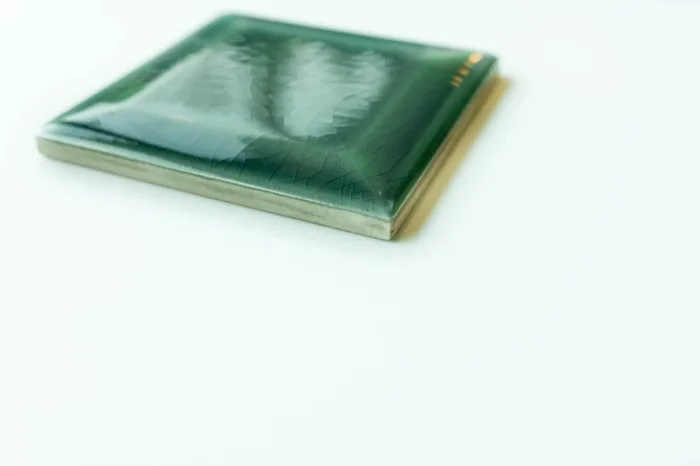 Metro Fliese dunkelgrün Craquelé 7.5x7.5 BX – Bild 2