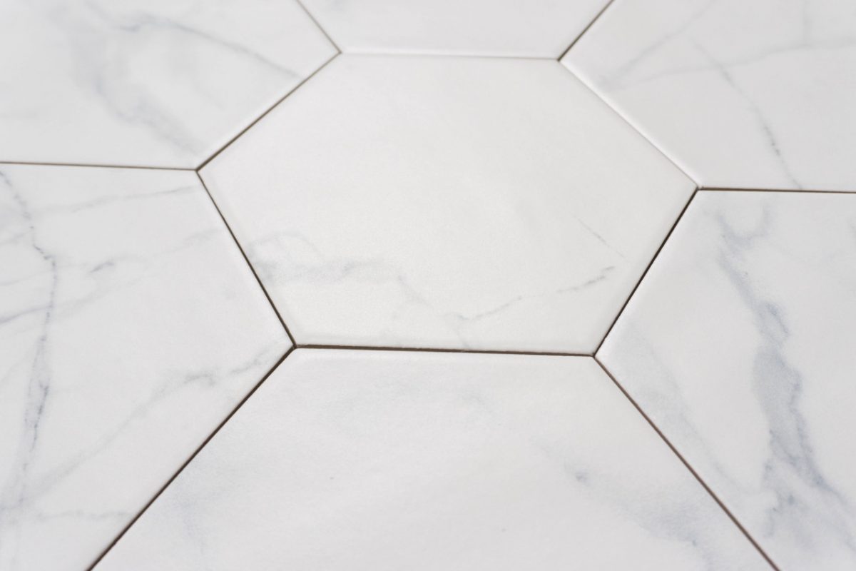 Wandfliese/Bodenfliese Sechseck Carrara 15x17.3 - dieFliesen.com