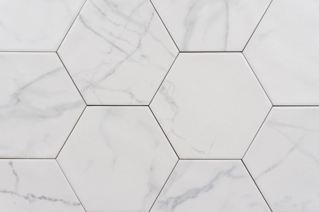 Wandfliese/Bodenfliese Sechseck Carrara 15x17.3 - dieFliesen.com