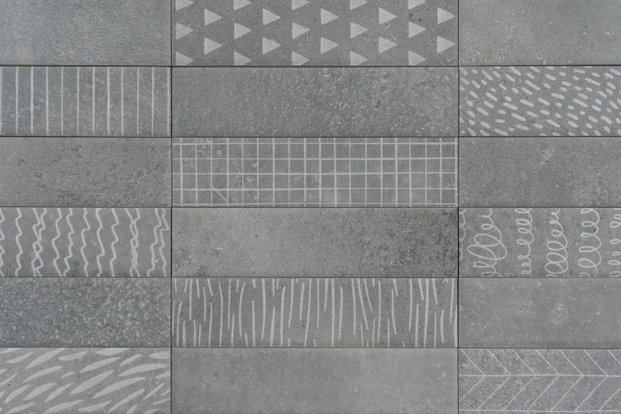 Wand-/ Bodenfliese grau 6x24.5 – Bild 3